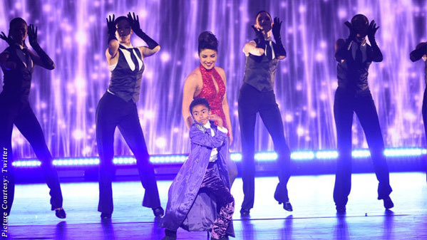 priyanka-chopra-kills-it-at-abc-upfronts-with-a-stunning-performance-9